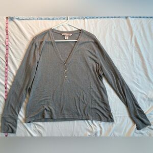 VS Gray V-Neck Long Sleeve Sleep Shirt
